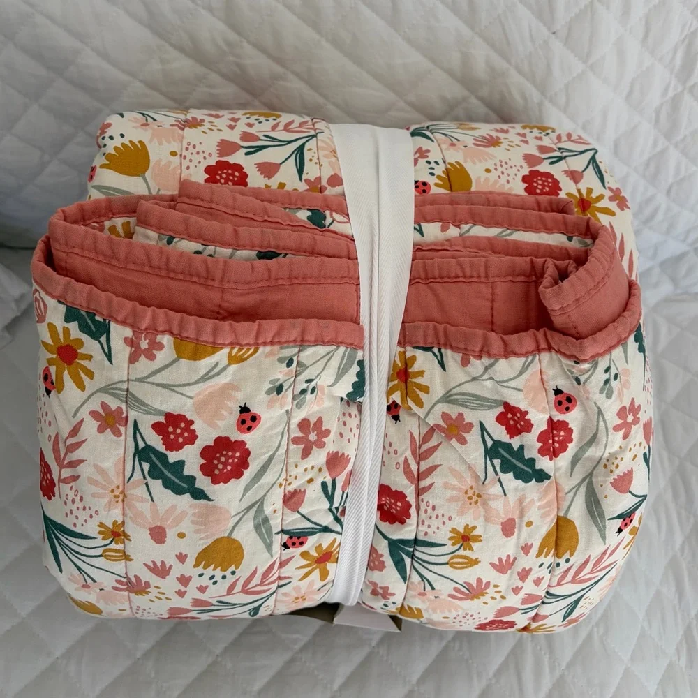 Pillowfort Multicolor Floral Quilt Bedset - Picture 8 of 9